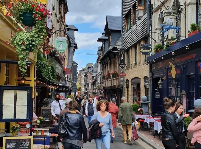 Апартаменты L Haute Du Gouverneur *